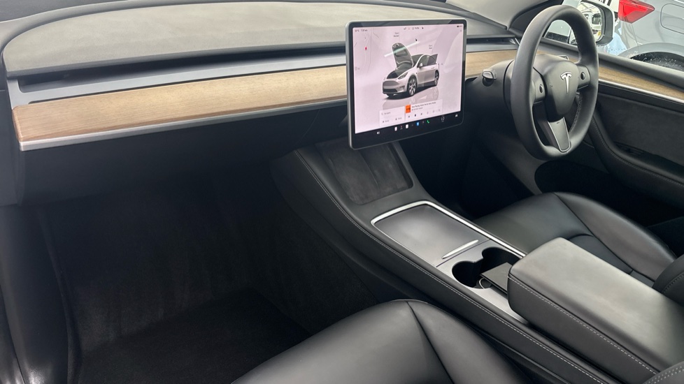 TESLA MODEL Y Image 10