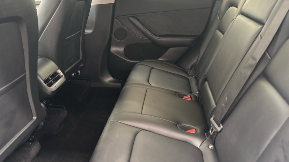 TESLA MODEL Y Image 14