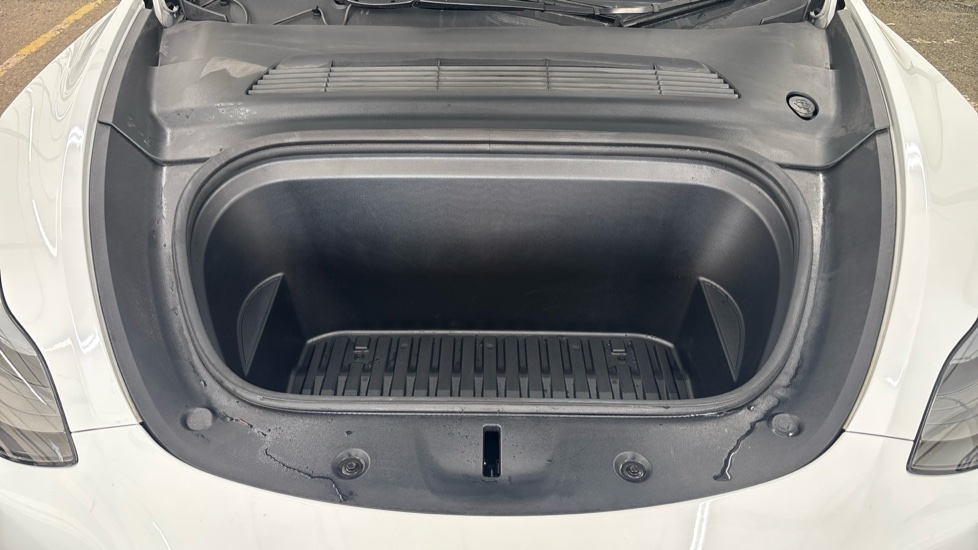 TESLA MODEL Y Image 16