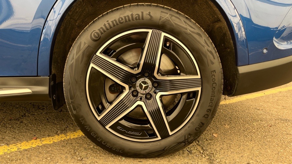 MERCEDES GLC Image 18