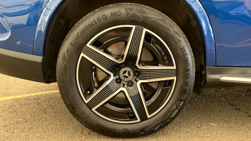 MERCEDES GLC Image 19