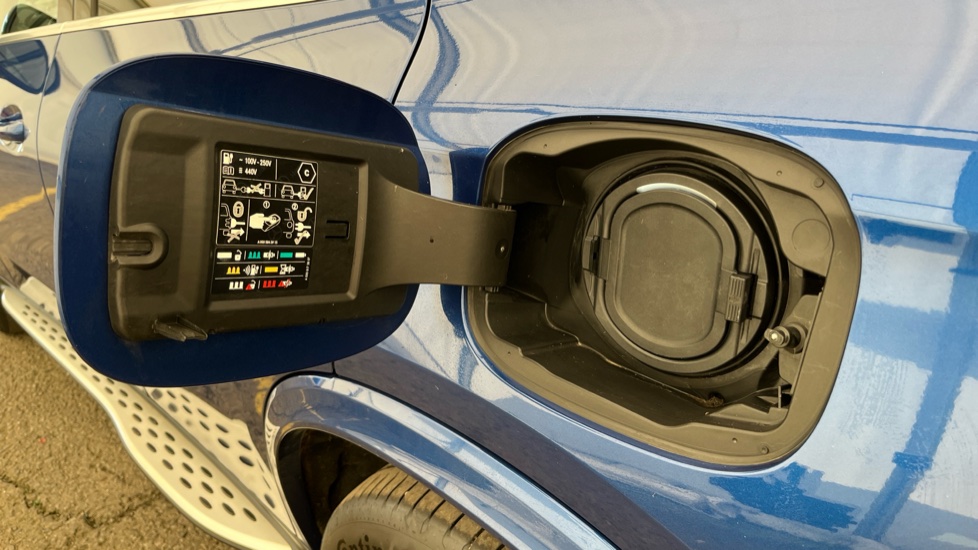 MERCEDES GLC Image 21