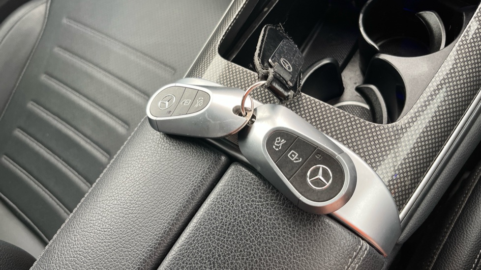 MERCEDES GLC 2 keys available