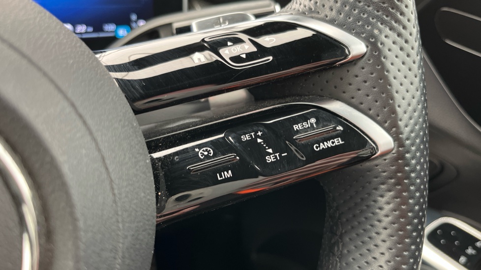 MERCEDES GLC Cruise control