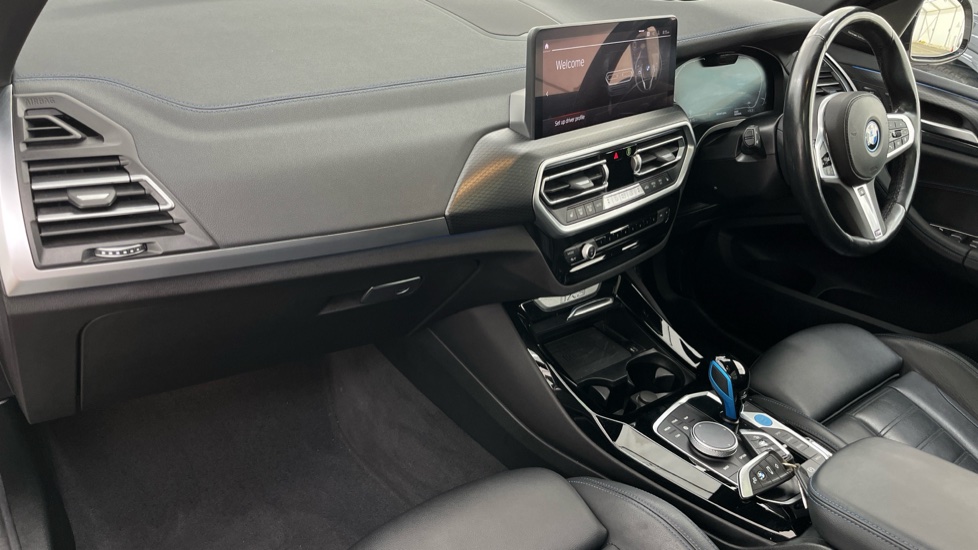 BMW iX3 Image 10