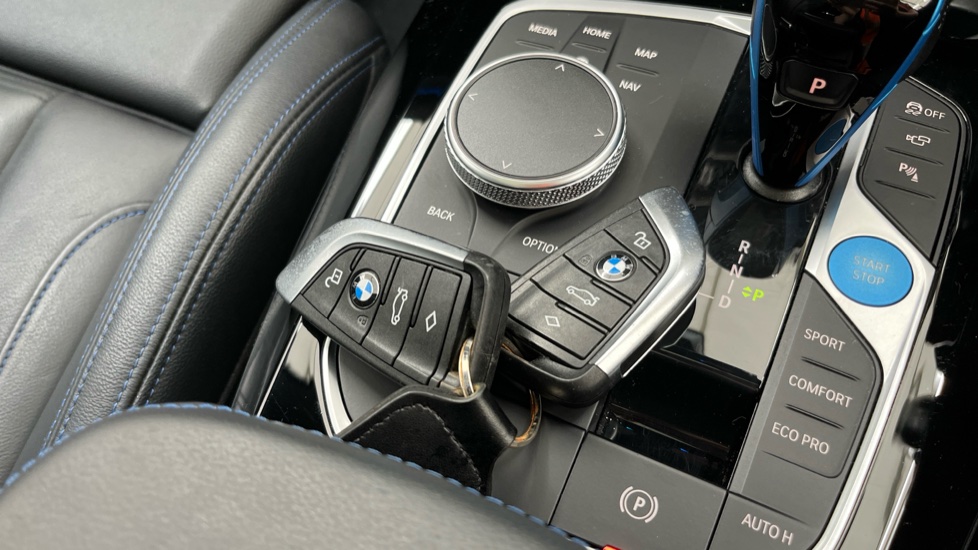BMW iX3 2 keys available