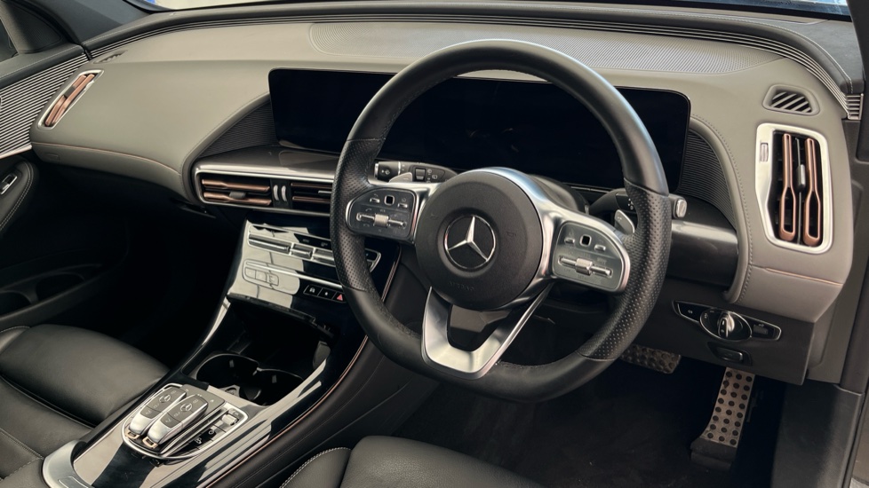 MERCEDES EQC Image 9