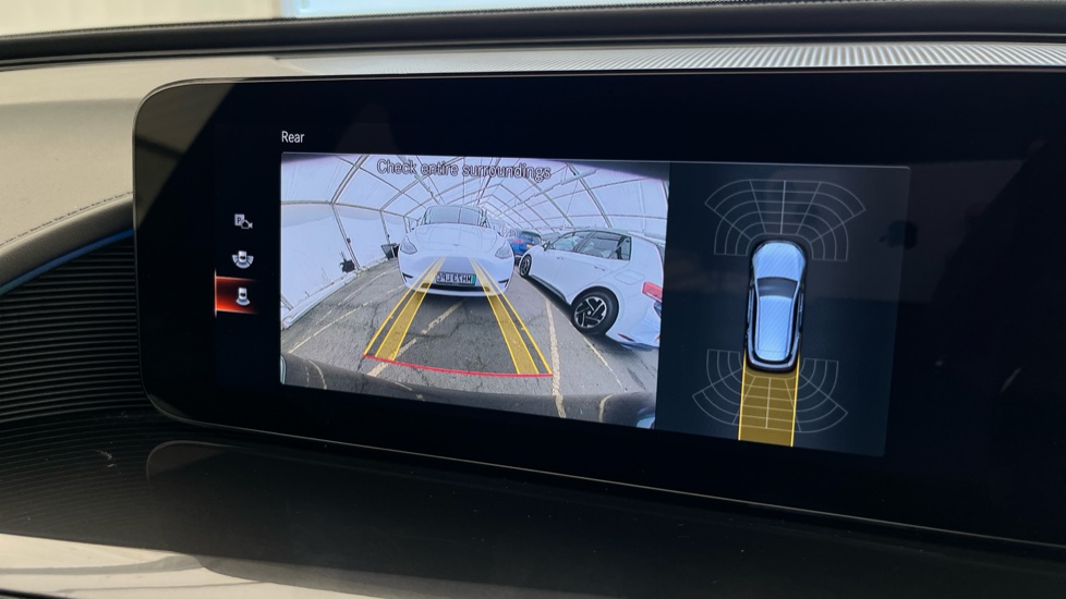 MERCEDES EQC Reverse camera