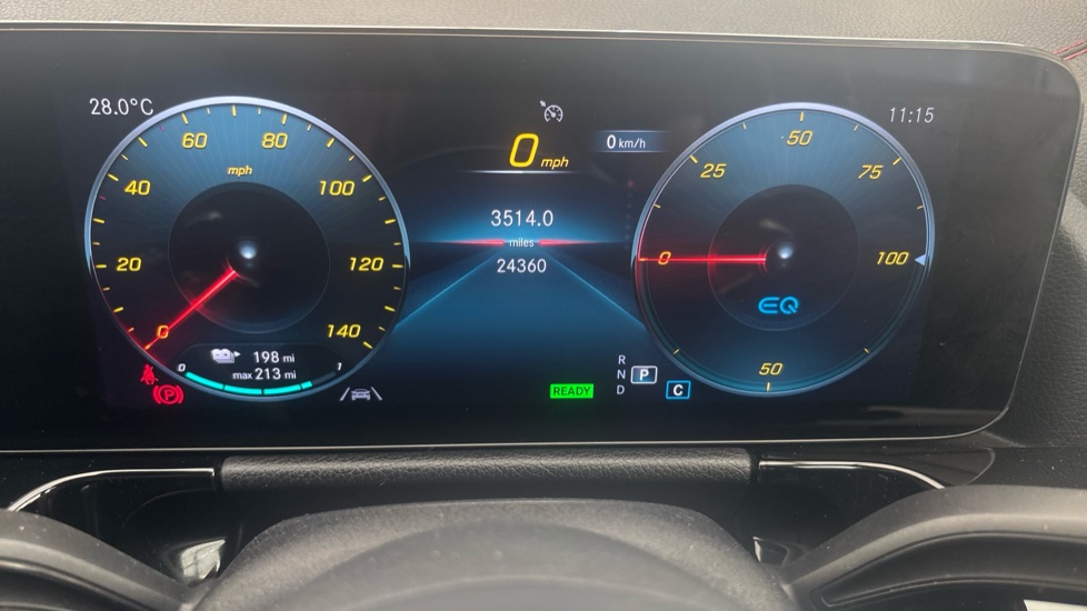 MERCEDES EQA Image 13
