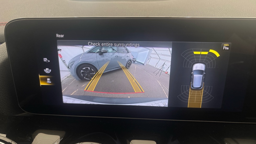 MERCEDES EQA reverse camera