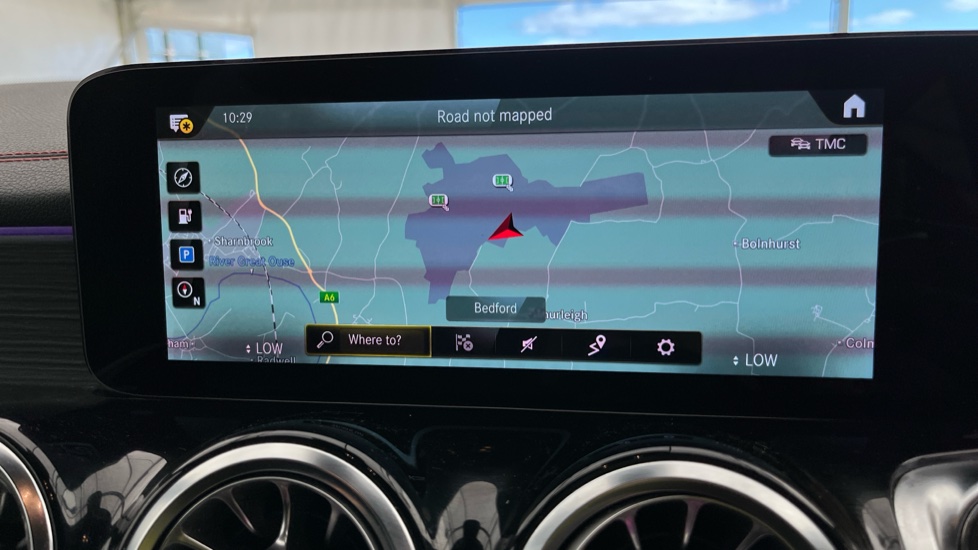 MERCEDES EQB Image 12
