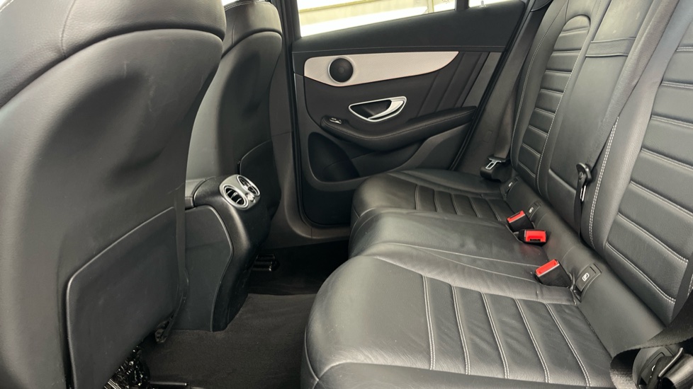 MERCEDES EQC Image 14