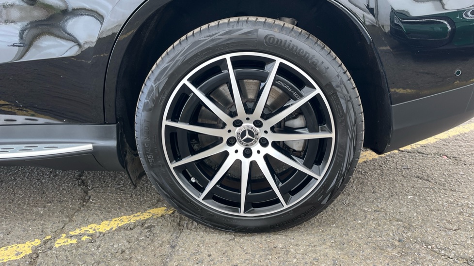 MERCEDES EQC Image 18