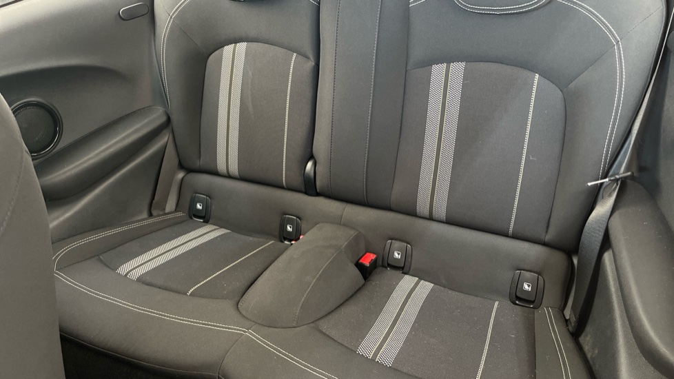 MINI HATCHBACK Image 14