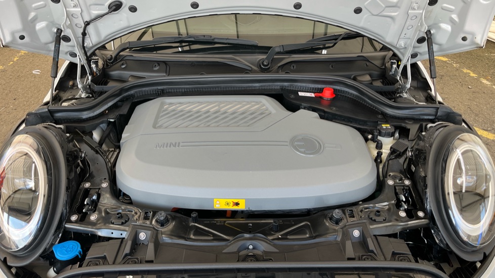 MINI HATCHBACK Image 16