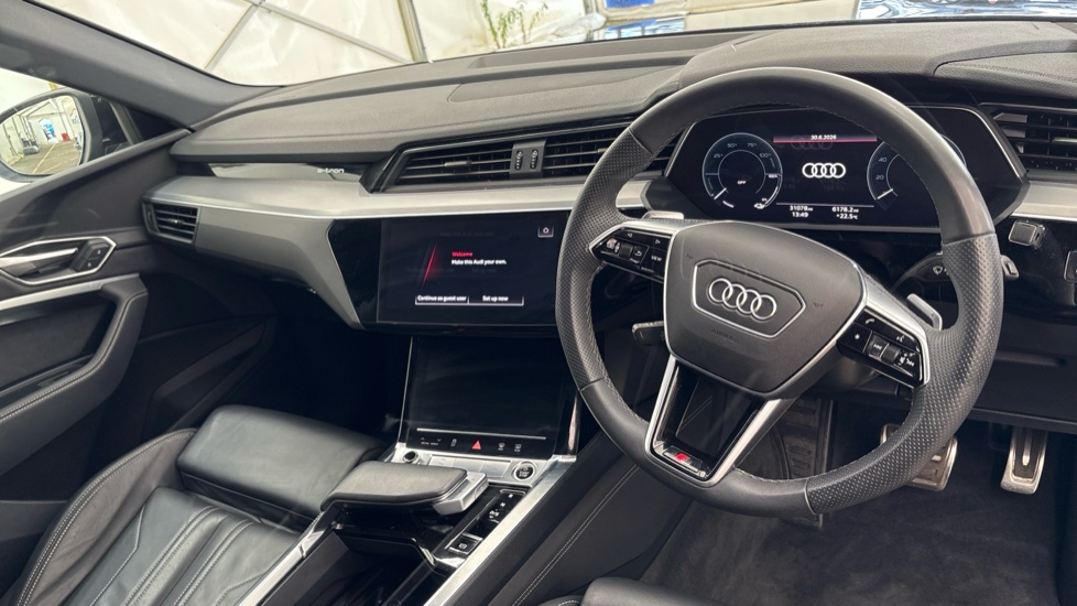 AUDI Q8 Image 9