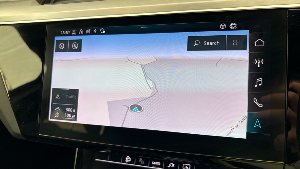 AUDI Q8 Image 12