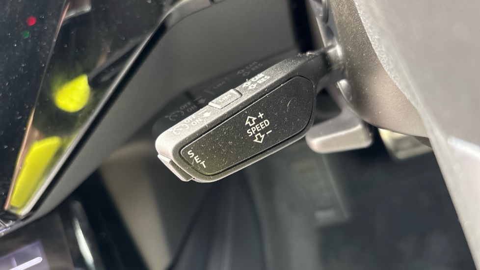 AUDI Q8 cruise control