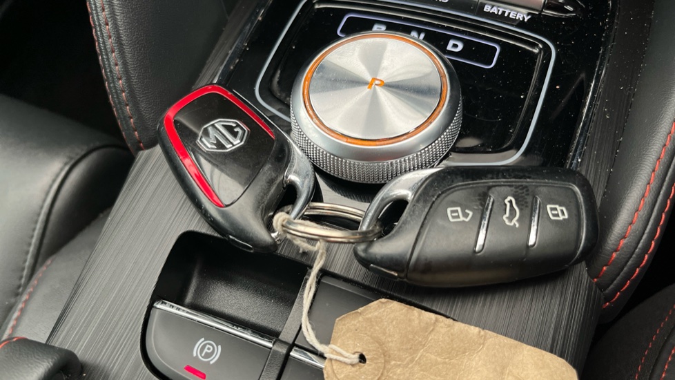 MG ZS 2 keys