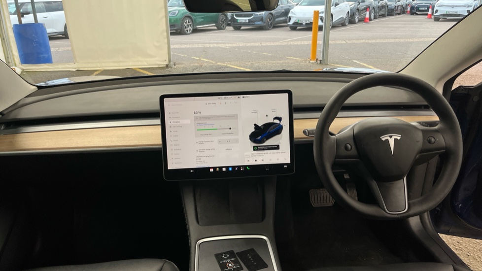 TESLA MODEL 3 Image 11