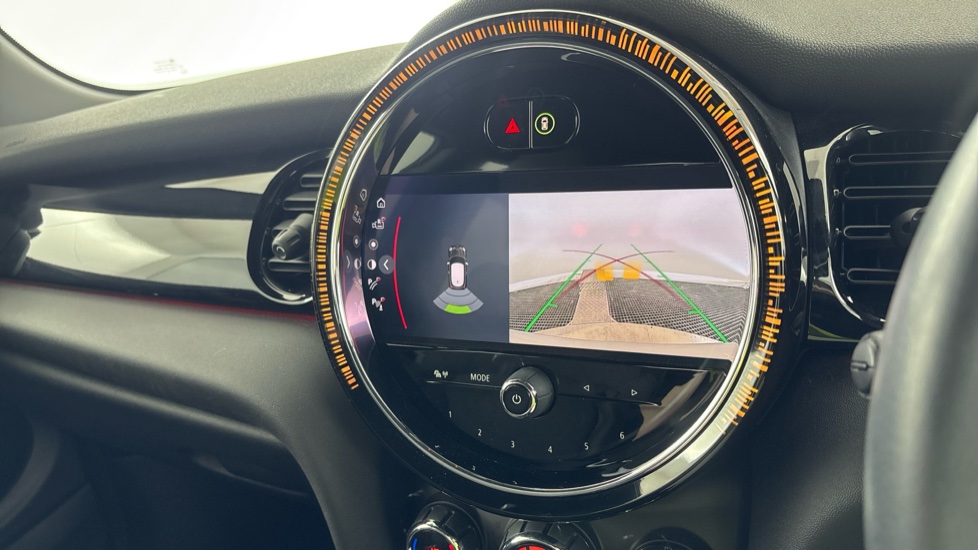 MINI HATCHBACK reverse camera