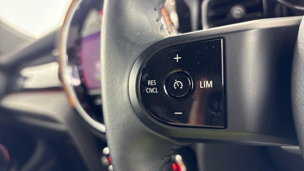 MINI HATCHBACK cruise control