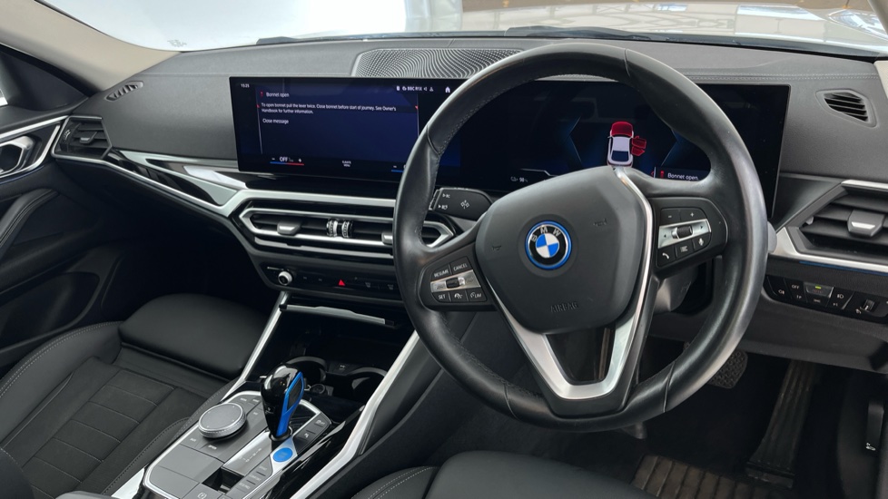BMW I4 Image 9