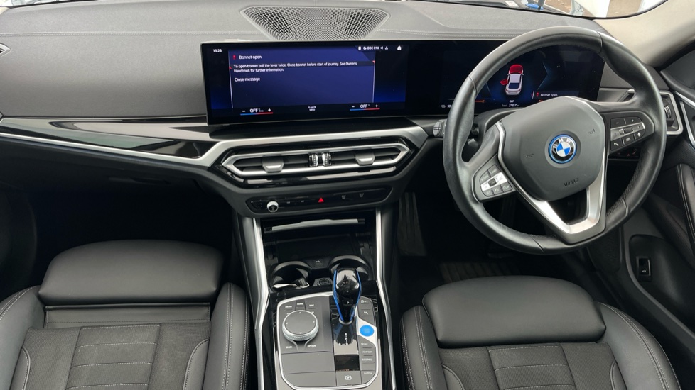 BMW I4 Image 11