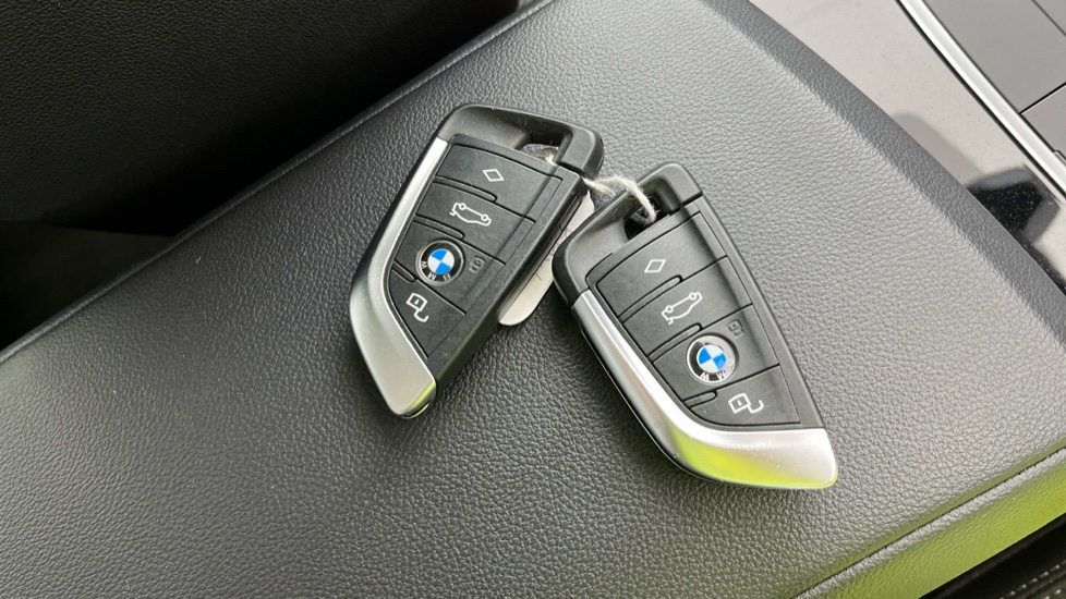 BMW I4 two keys