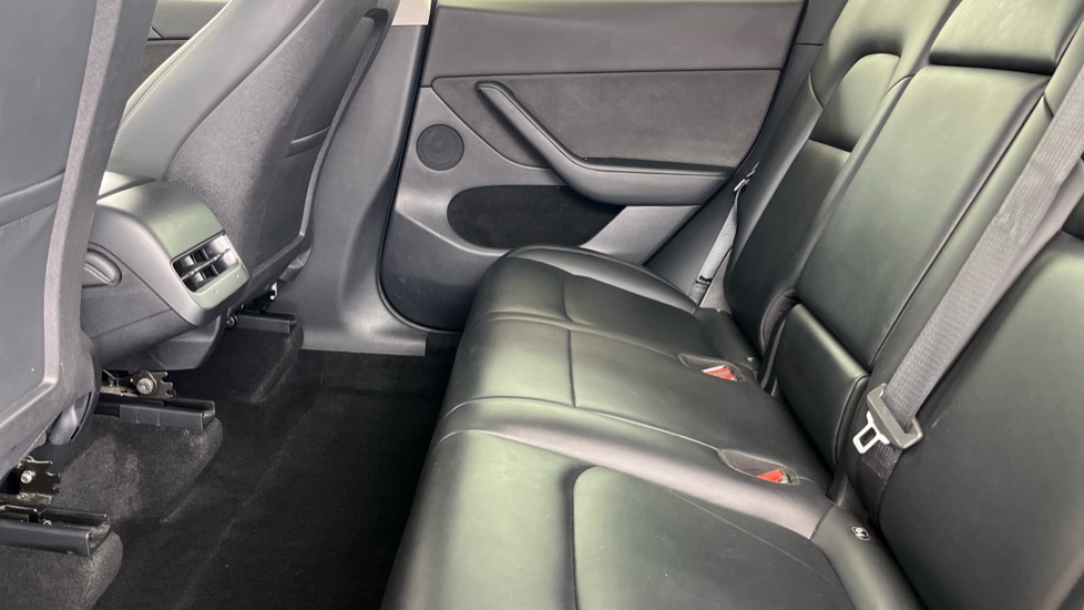TESLA MODEL Y Image 14