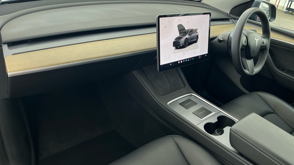 TESLA MODEL Y Image 10