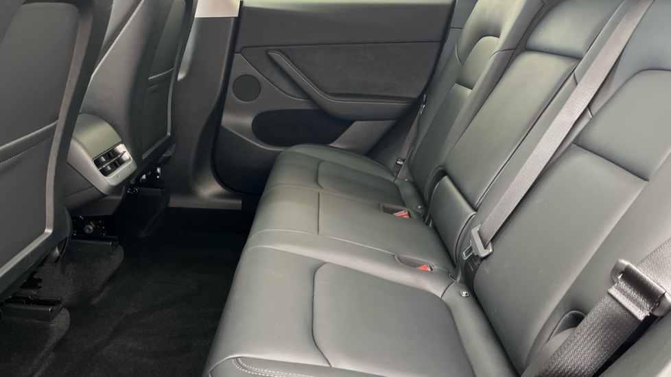 TESLA MODEL Y Image 14