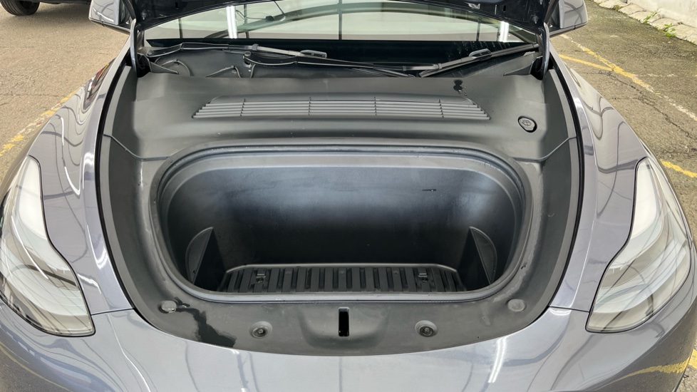 TESLA MODEL Y Image 16