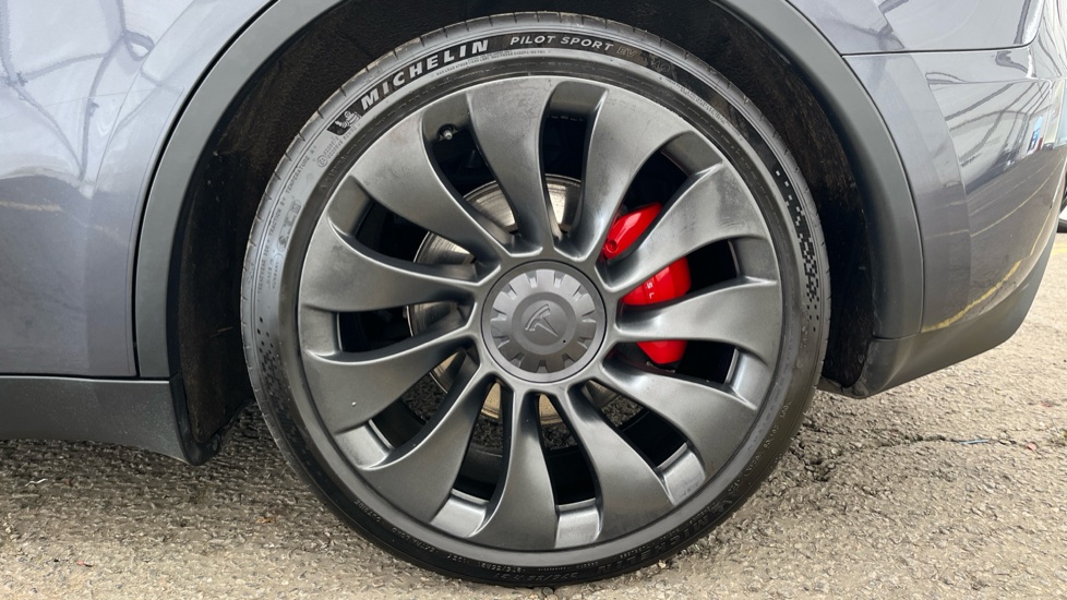 TESLA MODEL Y Image 18