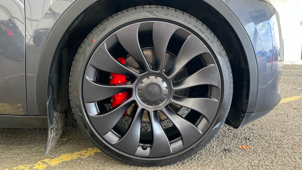 TESLA MODEL Y Image 20