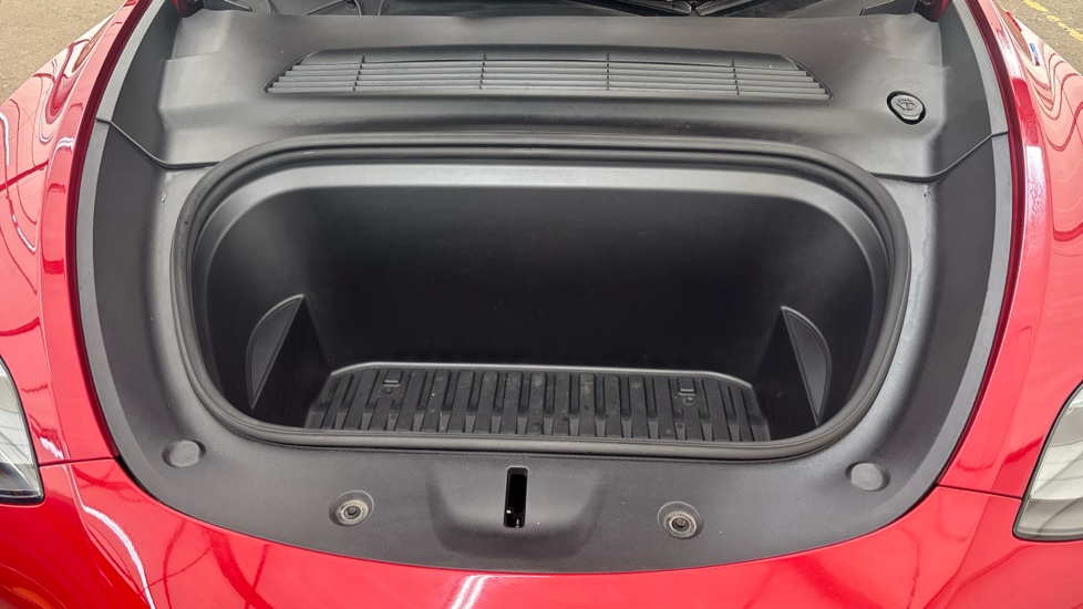 TESLA MODEL Y Image 16