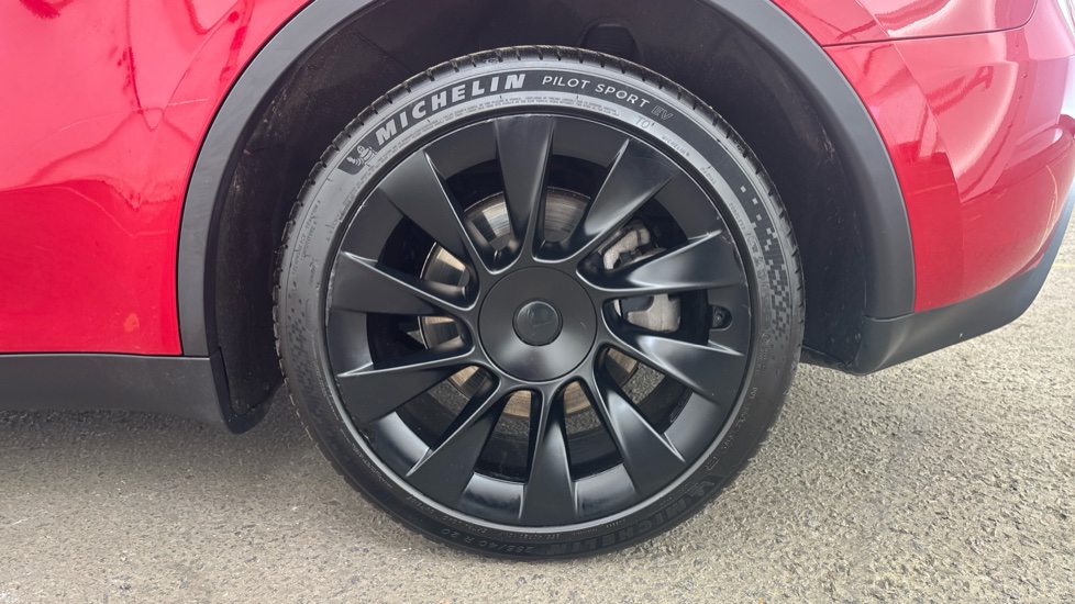TESLA MODEL Y Image 18