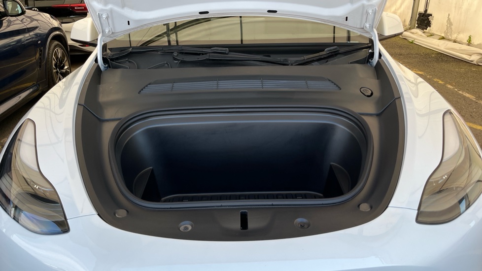 TESLA MODEL Y Image 16