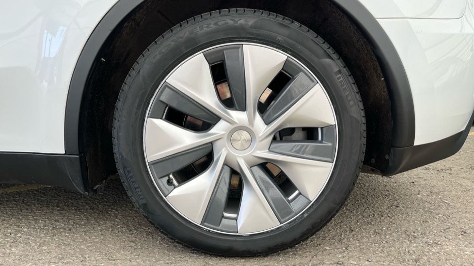 TESLA MODEL Y Image 18