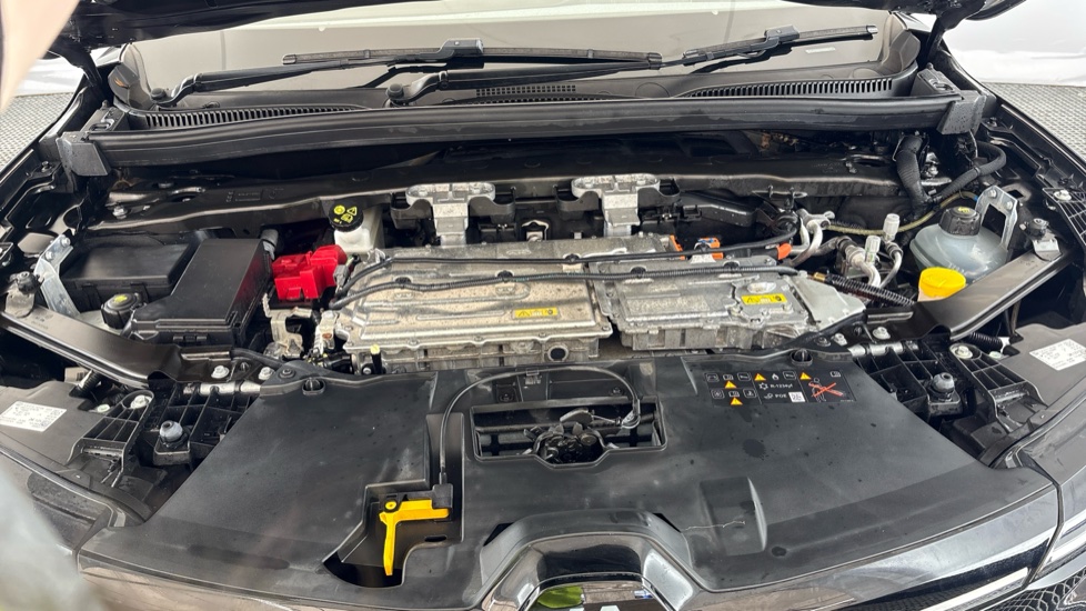 RENAULT MEGANE E-TECH Image 16