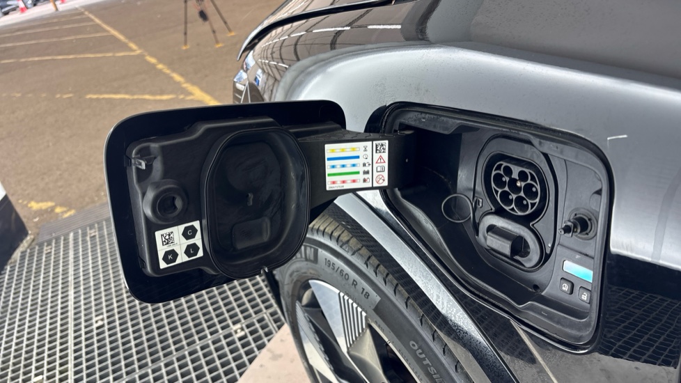 RENAULT MEGANE E-TECH Image 21