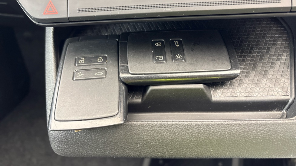 RENAULT MEGANE E-TECH two keys