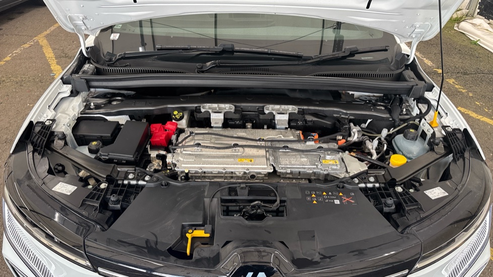 RENAULT MEGANE E-TECH Image 16