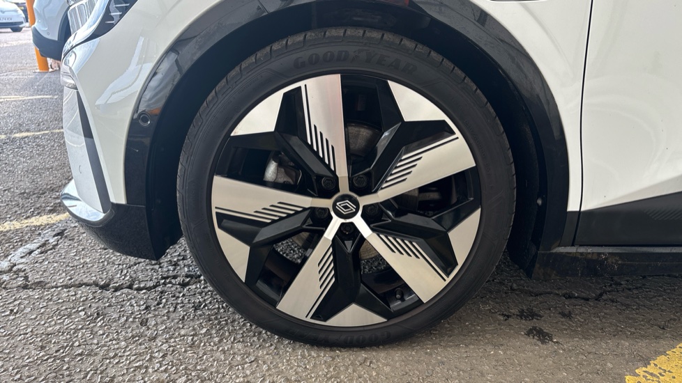 RENAULT MEGANE E-TECH Image 17
