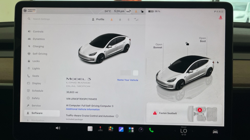 TESLA MODEL 3 Image 13