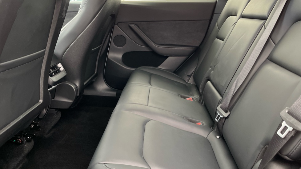 TESLA MODEL Y Image 14