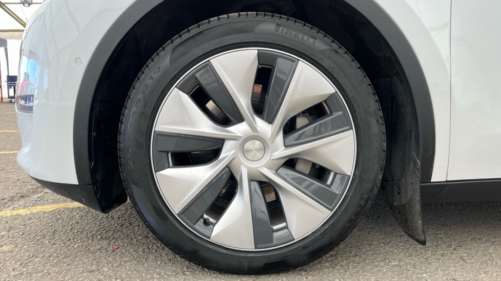 TESLA MODEL Y Image 17