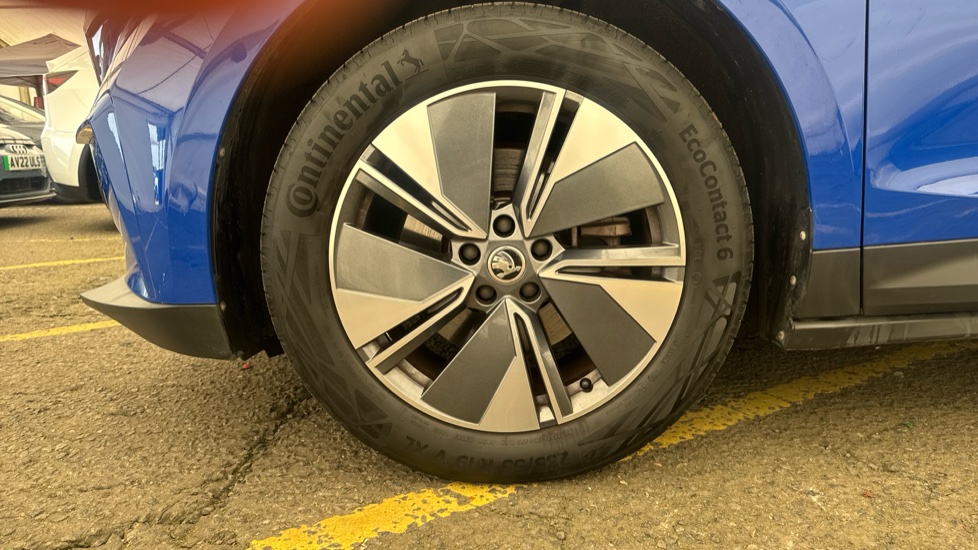 SKODA ENYAQ Image 17