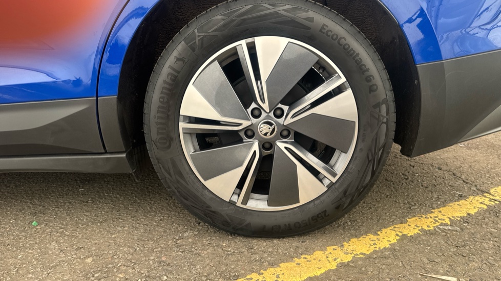 SKODA ENYAQ Image 18