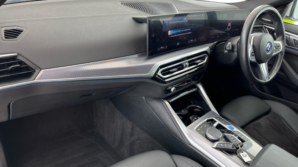 BMW I4 Image 10
